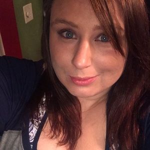 Meet your Posher, Carla